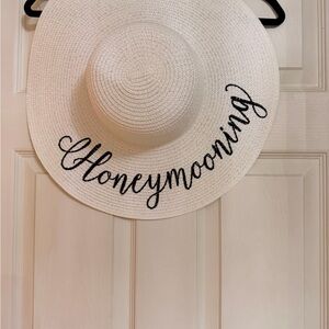 NWT Honeymooning Sun Hat